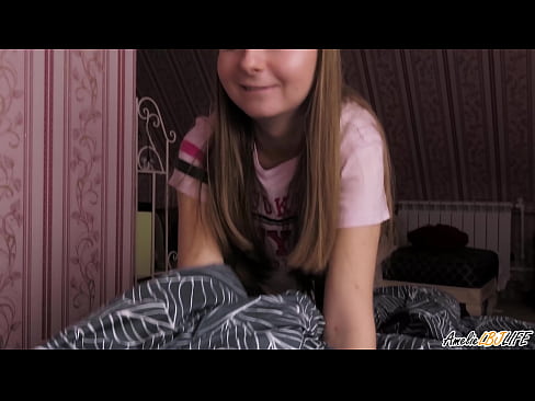 ❤️ Blondin suger sin BFF djupt och får sperma i munnen ️❌ Porno fb at us